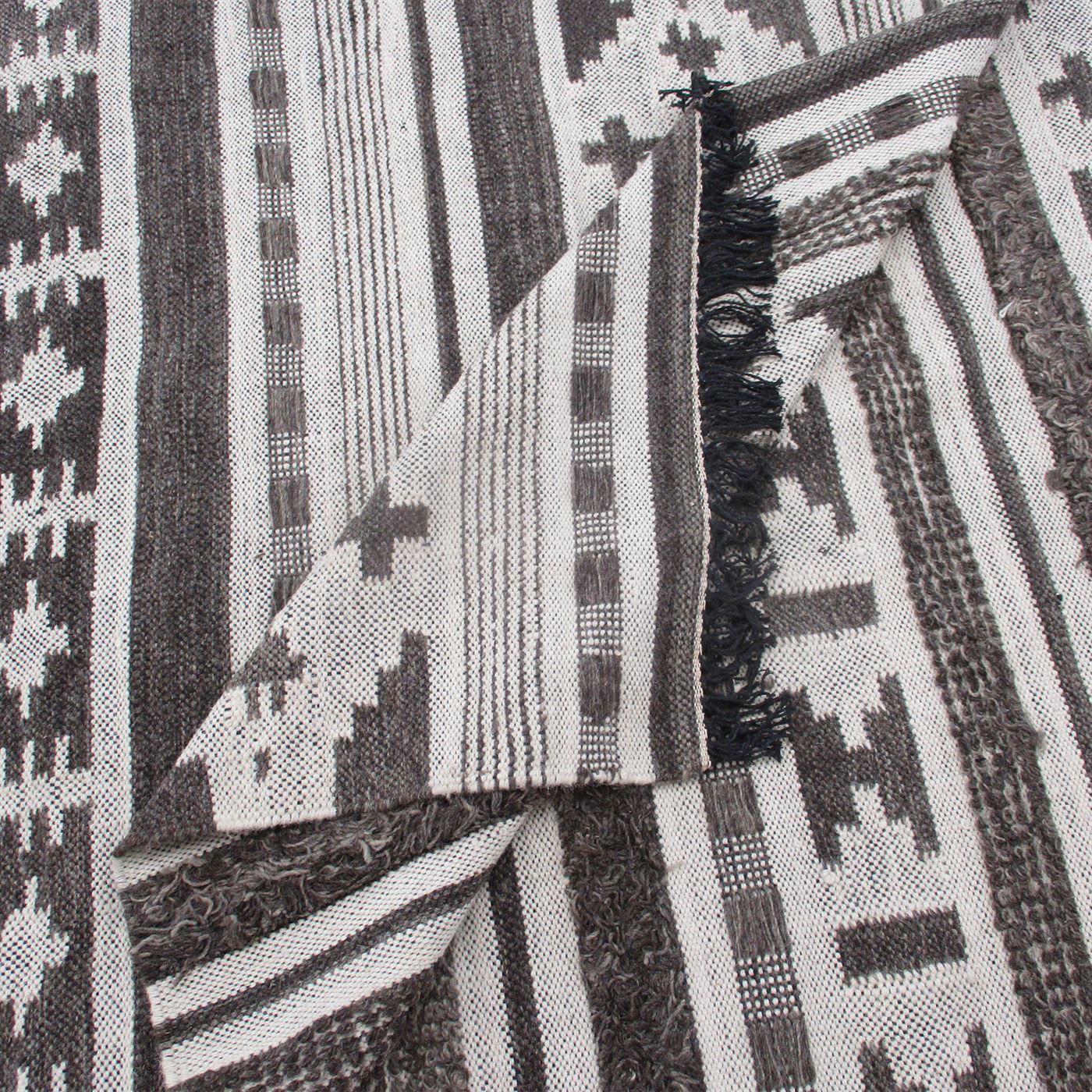 Area Rug, Bedroom Rug, Living Room Rug, Living Area Rug, Indian Rug, Office Carpet, Office Rug, Shop Rug Online, Wool, Charcoal, Natural White, Pitloom, Cut And Loop, intricate
