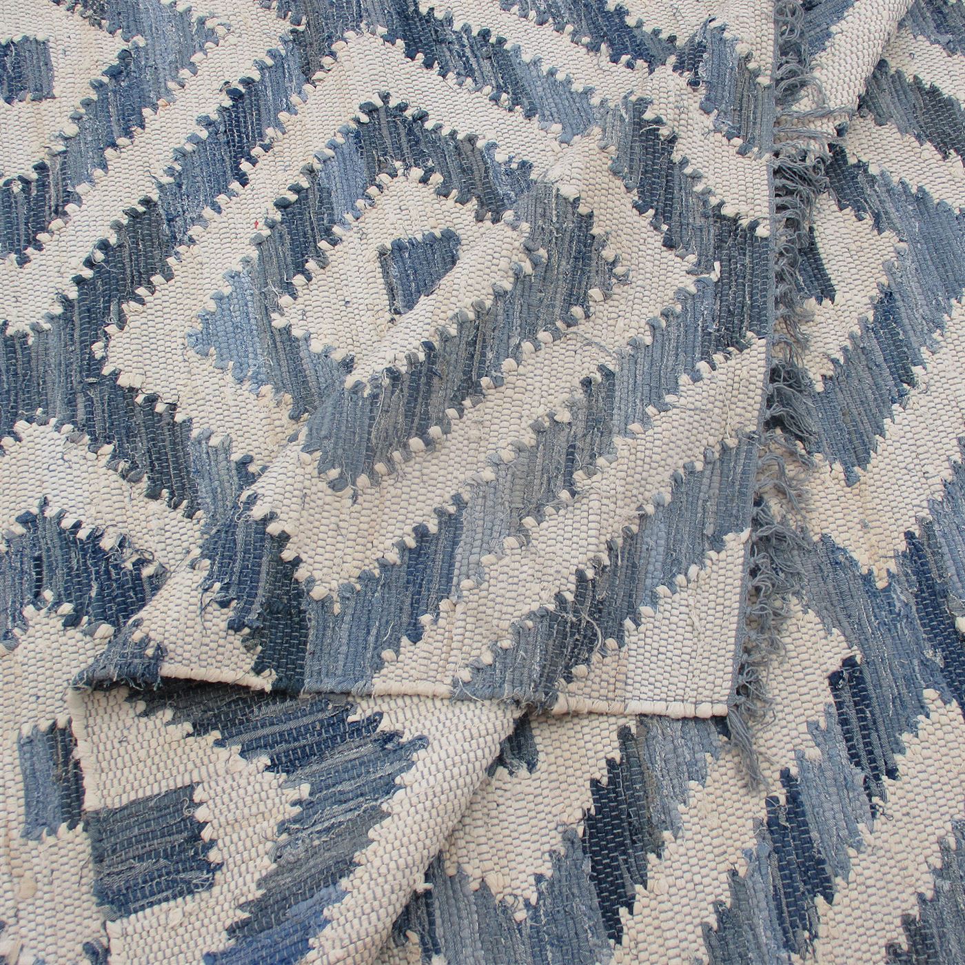 Area Rug, Bedroom Rug, Living Room Rug, Living Area Rug, Indian Rug, Office Carpet, Office Rug, Shop Rug Online, Denim, Recycled Fabric, Blue, Pitloom, Flat Weave, diamond 