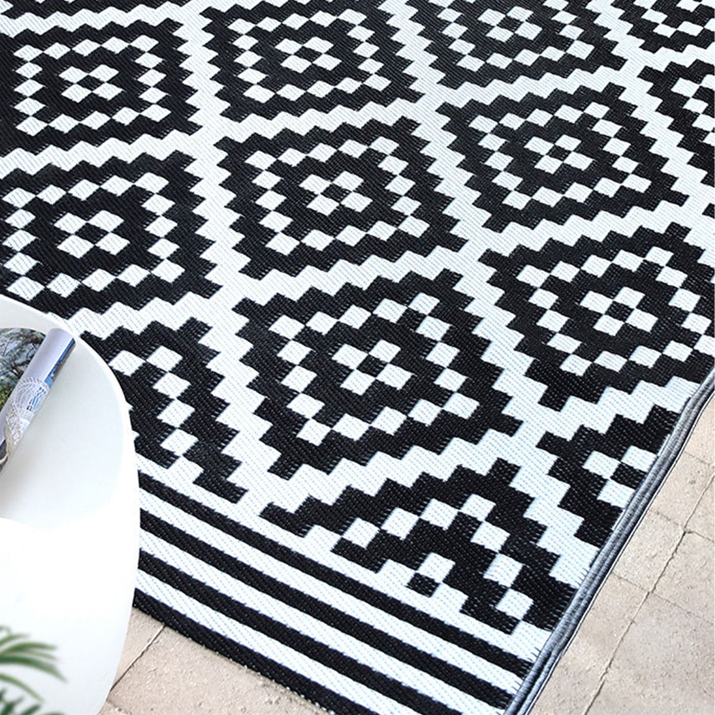 Area Rug, Bedroom Rug, Living Room Rug, Living Area Rug, Indian Rug, Office Carpet, Office Rug, Shop Rug Online, Polypropylene, Natural White, Charcoal, Machine Made, Flat Weave, triangle 