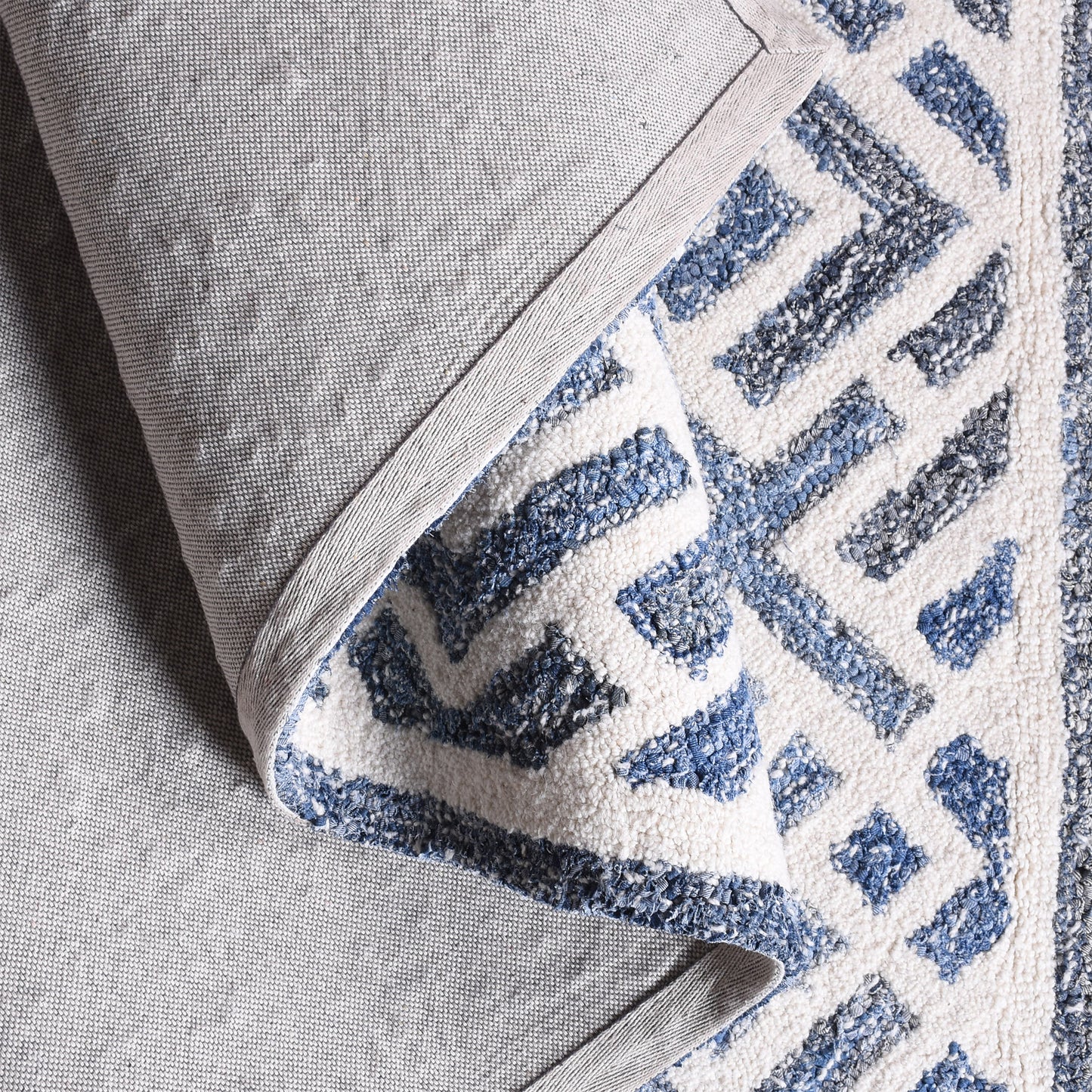 BOESMAN-III RUG - BLUE/IVORY - HAND TUFTED - COTTON DENIM/WOOL