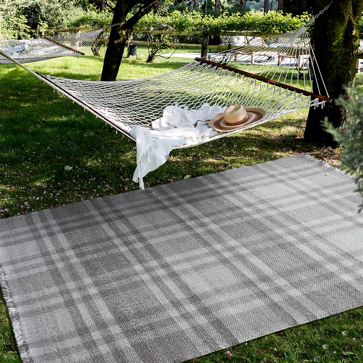 Area Rug, Bedroom Rug, Living Room Rug, Living Area Rug, Indian Rug, Office Carpet, Office Rug, Shop Rug Online, Taupe, Natural White , Pet, Hand Woven , Pitloom, Flat Weave, Texture