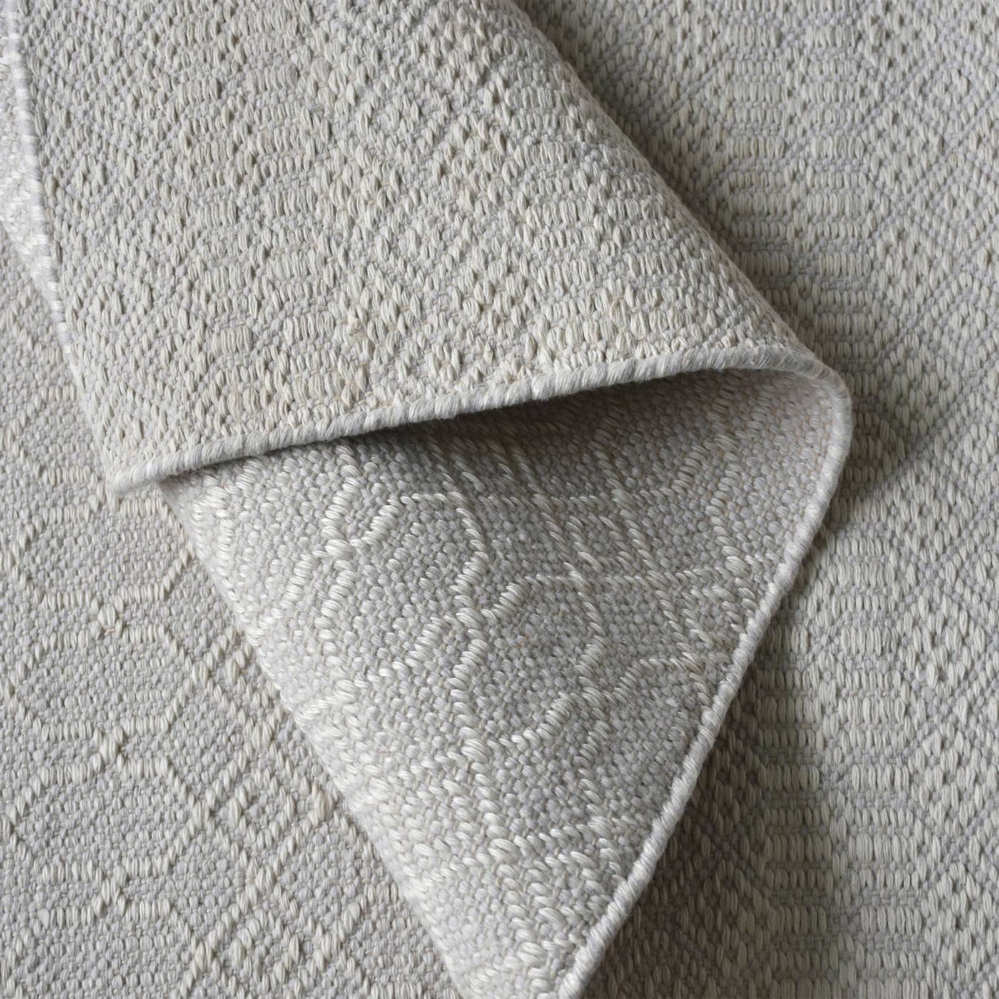 Area Rug, Bedroom Rug, Living Room Rug, Living Area Rug, Indian Rug, Office Carpet, Office Rug, Shop Rug Online, Grey, Natural White , Pet, Hand Woven , Pitloom, Flat Weave, Precise