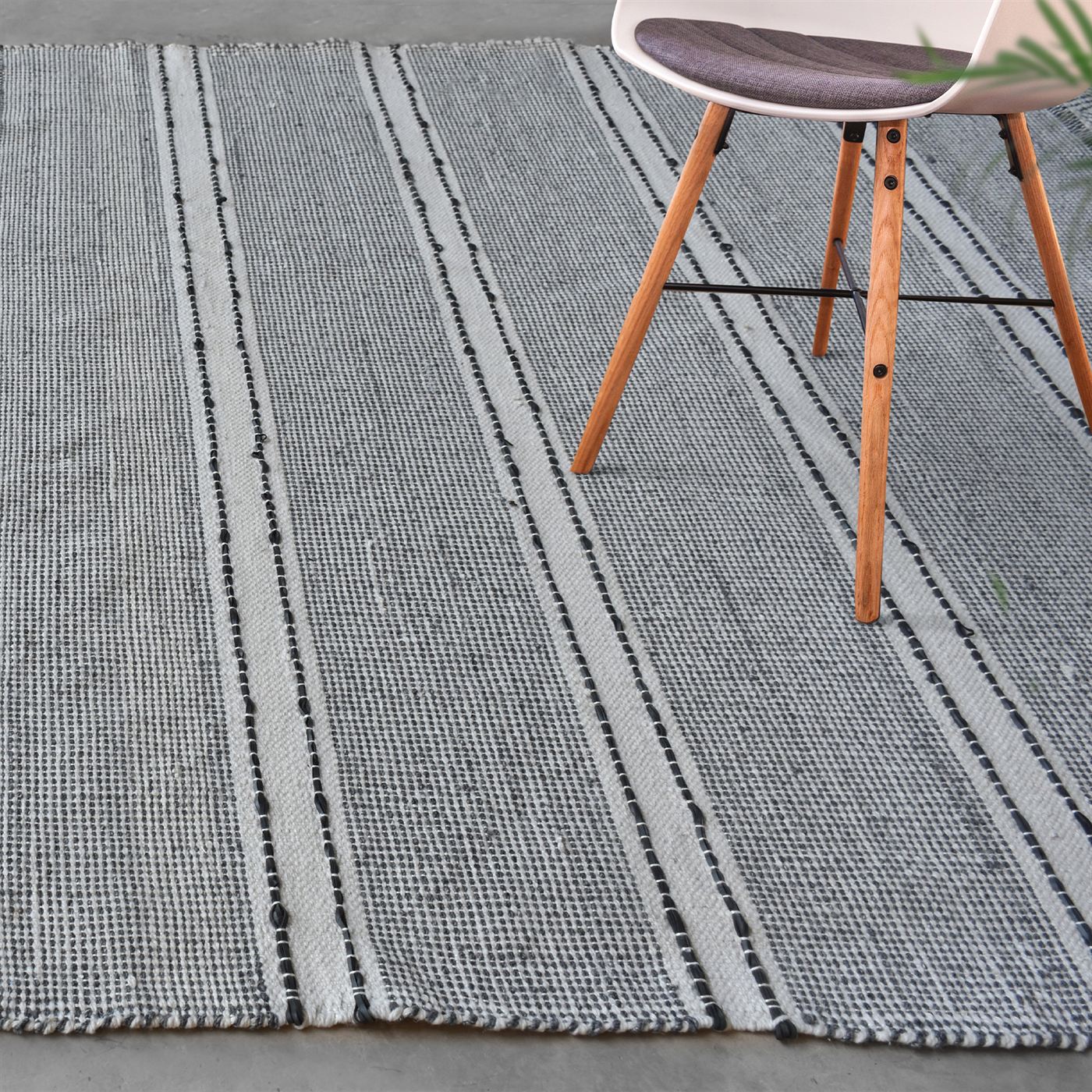 Area Rug, Bedroom Rug, Living Room Rug, Living Area Rug, Indian Rug, Office Carpet, Office Rug, Shop Rug Online, Pet, Bicycle Tube, Natural White , Grey , Charcoal, Pitloom, Flat Weave, intricate 