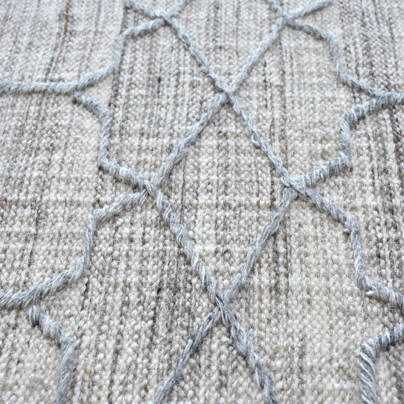 Area Rug, Bedroom Rug, Living Room Rug, Living Area Rug, Indian Rug, Office Carpet, Office Rug, Shop Rug Online, Wool, Viscose, Natural, Grey, Pitloom, Flat Weave, Geometrical