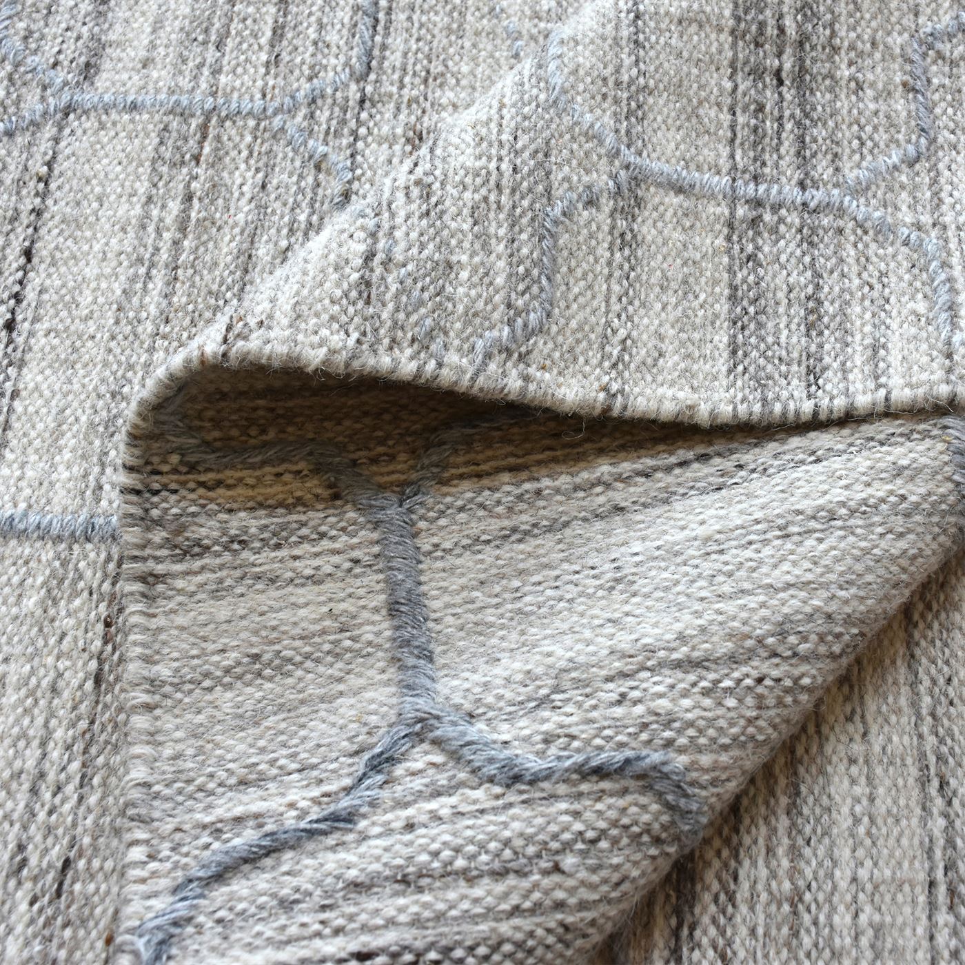 Area Rug, Bedroom Rug, Living Room Rug, Living Area Rug, Indian Rug, Office Carpet, Office Rug, Shop Rug Online, Wool, Viscose, Natural, Grey, Pitloom, Flat Weave, Geometrical