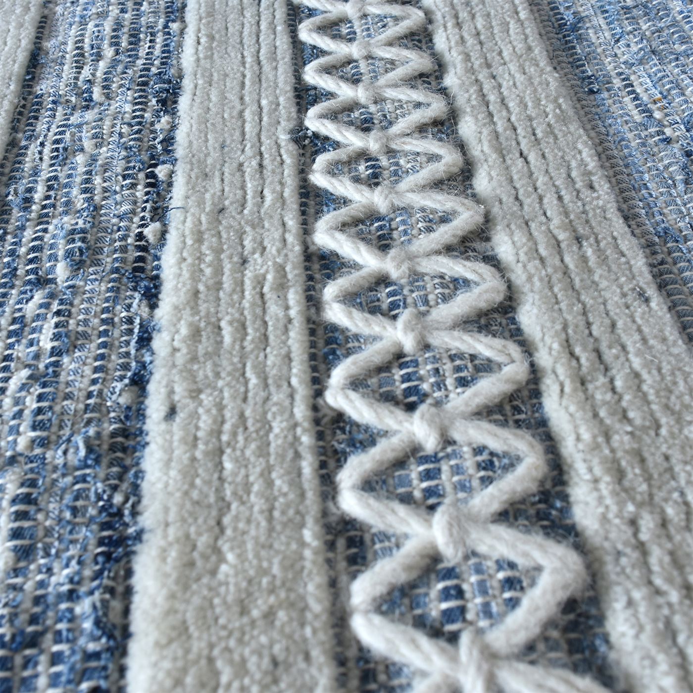 "Area Rug, Bedroom Rug, Living Room Rug, Living Area Rug, Indian Rug, Office Carpet, Office Rug, Shop Rug Online, Denim, Wool , Natural White, Blue, Pitloom, Flat Weave, Traditional"