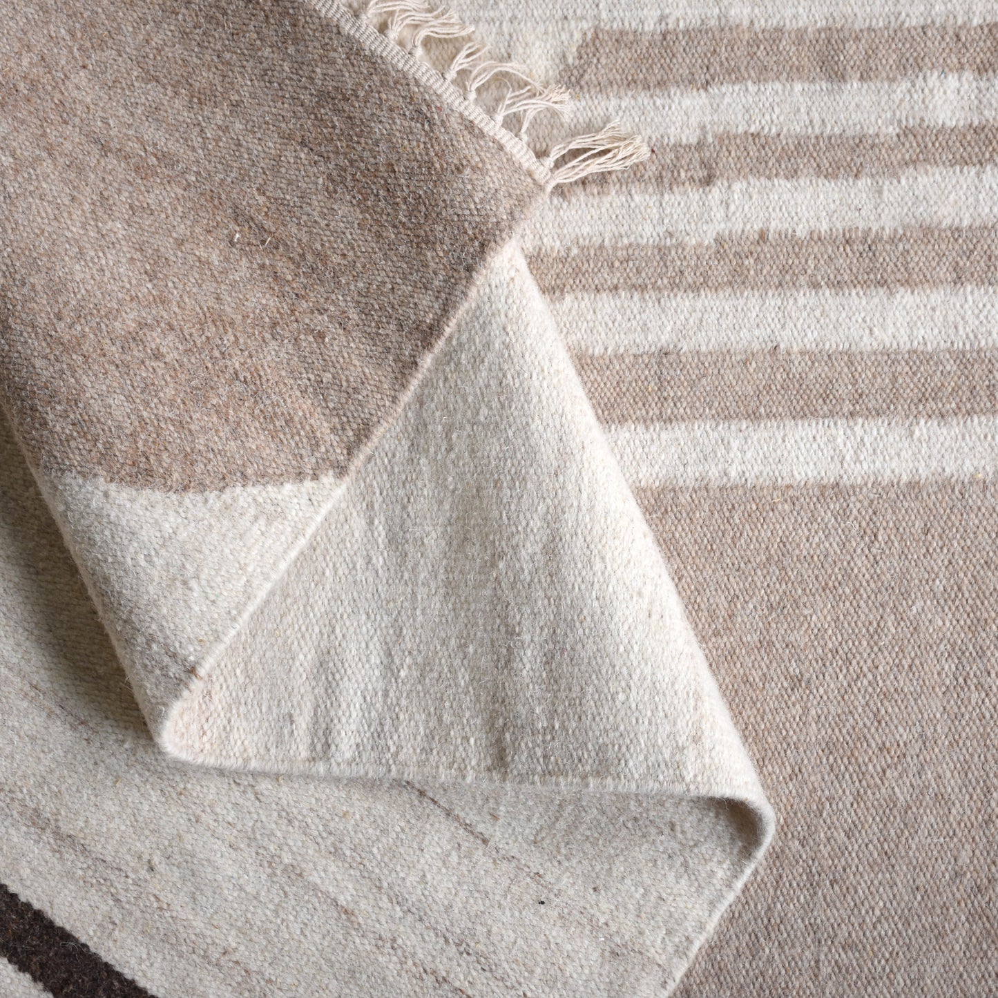 LARRABEE RUG - IVORY/BEIGE - HANDWOVEN - WOOL