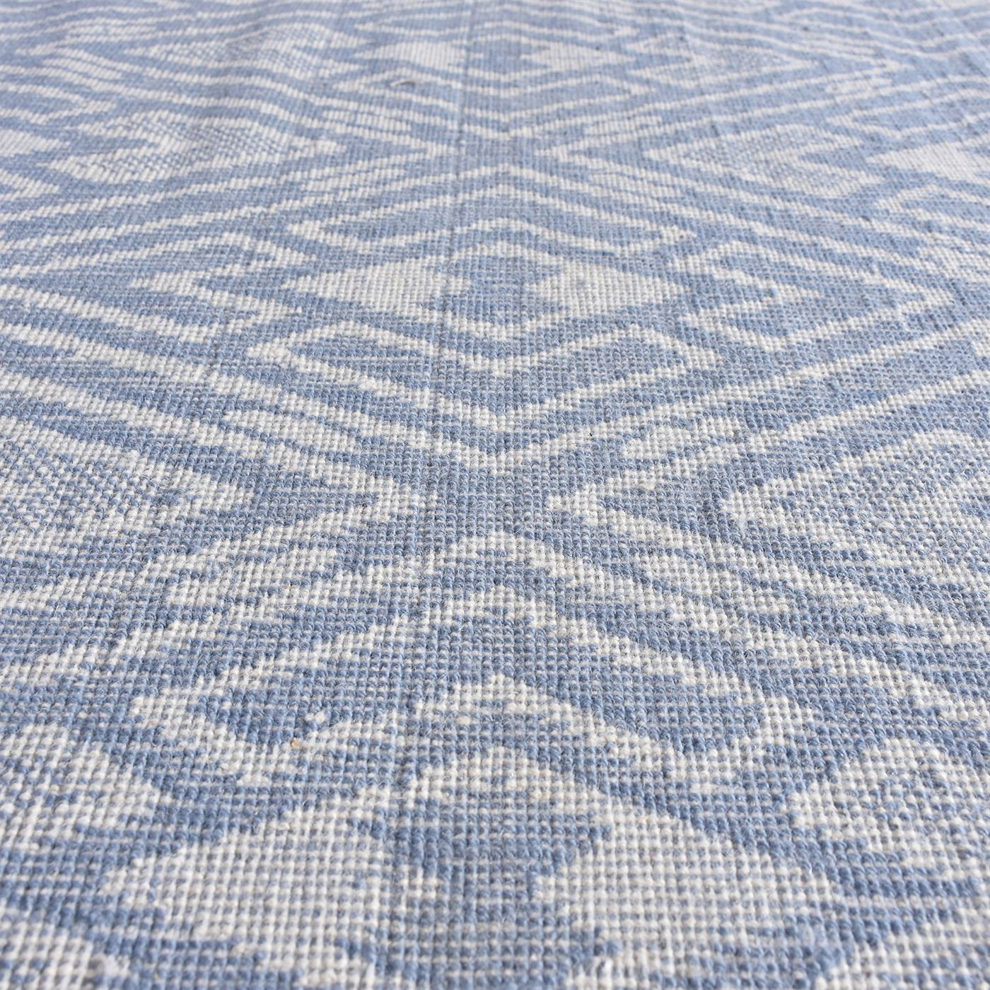Area Rug, Bedroom Rug, Living Room Rug, Living Area Rug, Indian Rug, Office Carpet, Office Rug, Shop Rug Online, Wool, Natural White, Blue, Jaquard Durry, Flat Weave, Modern