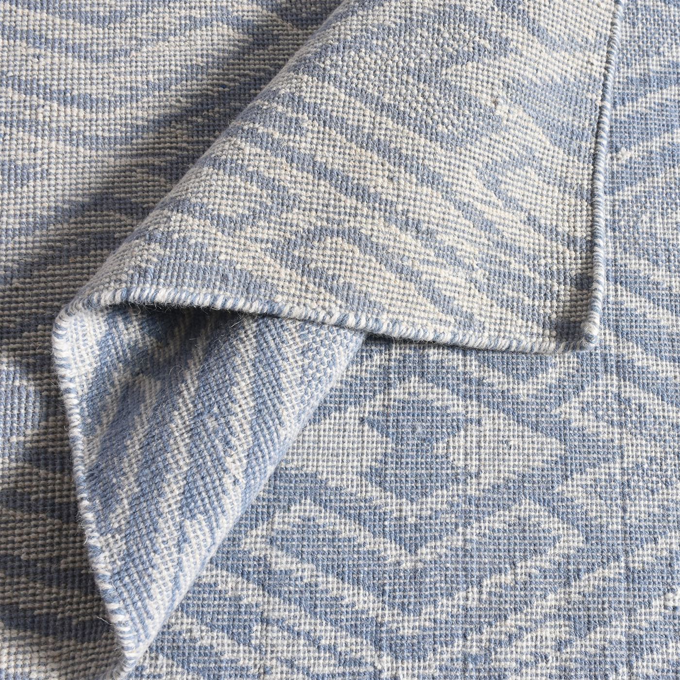 Area Rug, Bedroom Rug, Living Room Rug, Living Area Rug, Indian Rug, Office Carpet, Office Rug, Shop Rug Online, Wool, Natural White, Blue, Jaquard Durry, Flat Weave, Modern