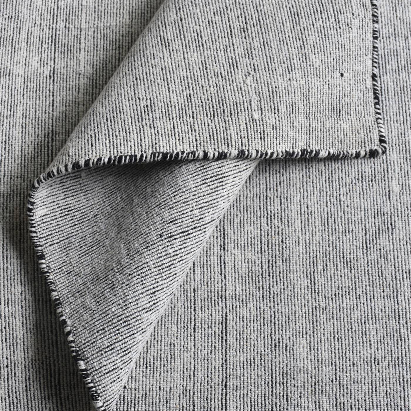 Area Rug, Bedroom Rug, Living Room Rug, Living Area Rug, Indian Rug, Office Carpet, Office Rug, Shop Rug Online, Natural White, Charcoal, Wool, Hand Woven, Over Tufted, Handwoven, Flat Weave, Stunning