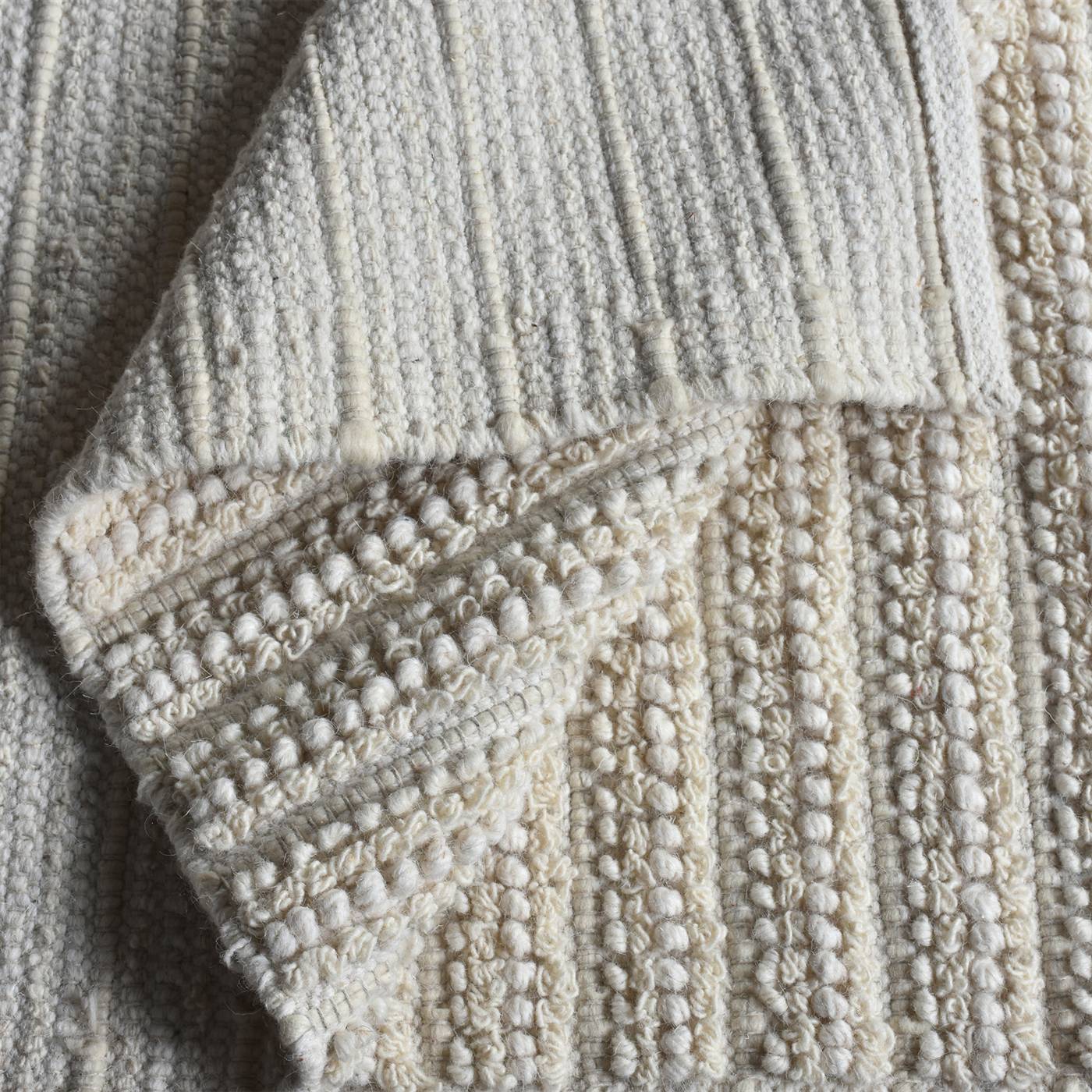 Area Rug, Bedroom Rug, Living Room Rug, Living Area Rug, Indian Rug, Office Carpet, Office Rug, Shop Rug Online, Natural White, Wool, Hand Woven, Pitloom, All Loop, Textured