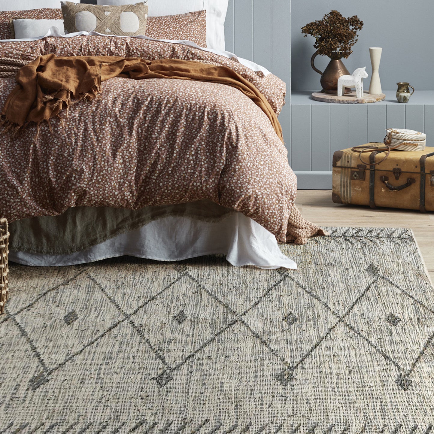 Area Rug, Bedroom Rug, Living Room Rug, Living Area Rug, Indian Rug, Office Carpet, Office Rug, Shop Rug Online, Leather, Taupe, Pitloom, Flat Weave, Geometrical