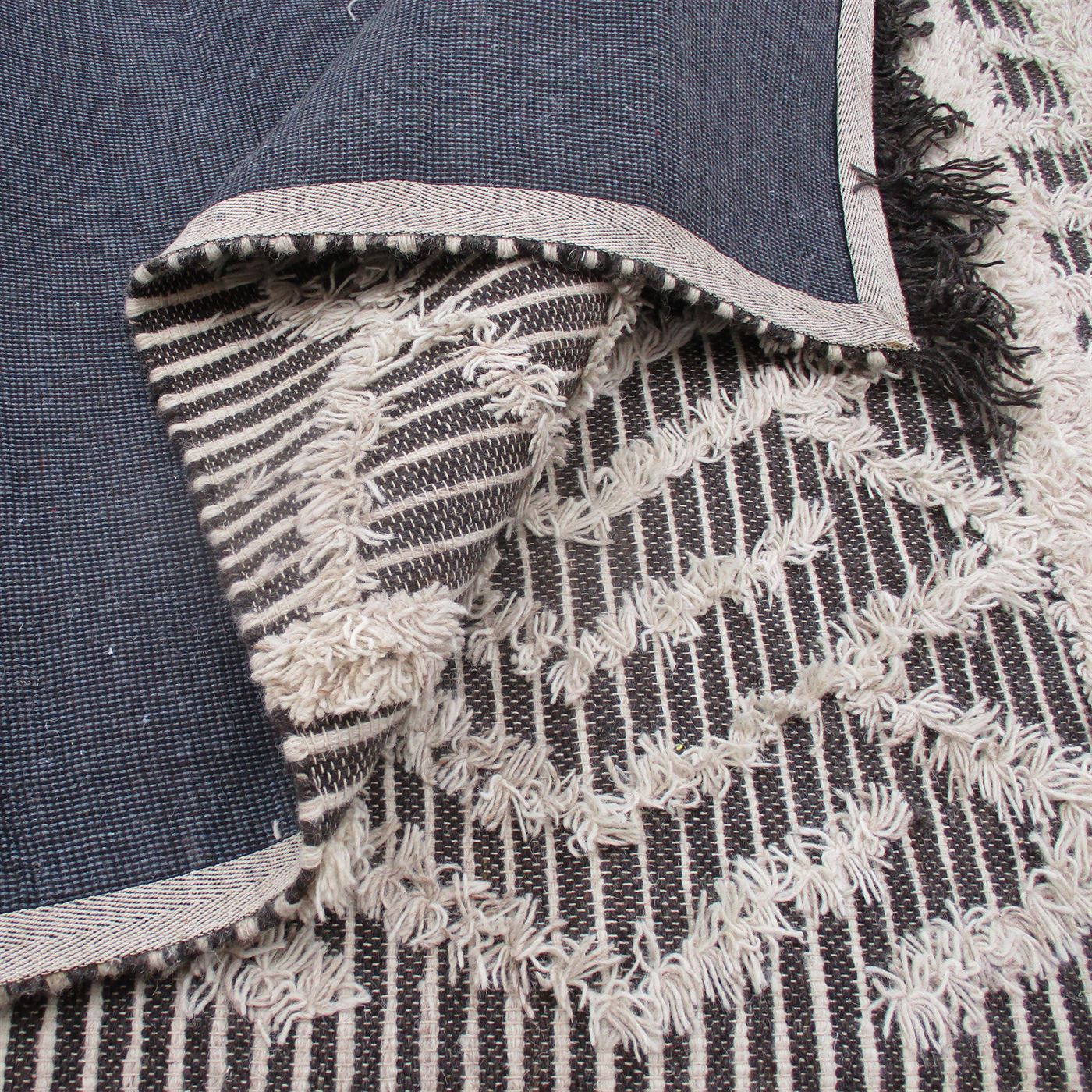 Area Rug, Bedroom Rug, Living Room Rug, Living Area Rug, Indian Rug, Office Carpet, Office Rug, Shop Rug Online, Wool, Charcoal, Natural White, Pitloom, All Cut , Geometrical