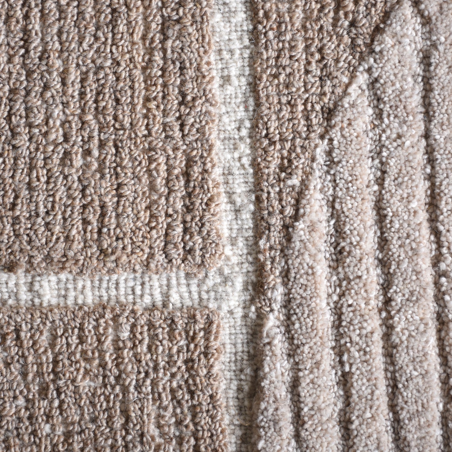 ALDINE RUG - IVORY/BEIGE - HAND WOVEN/OVER TUFTED - WOOL/VISCOSE