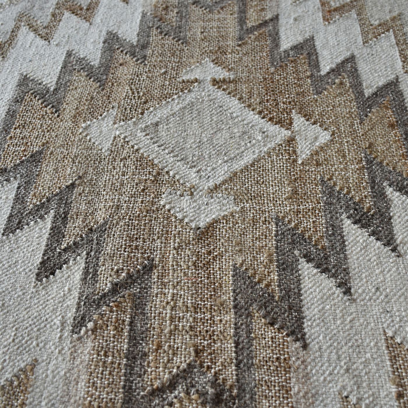 Area Rug, Bedroom Rug, Living Room Rug, Living Area Rug, Indian Rug, Office Carpet, Office Rug, Shop Rug Online, Hemp, Wool, Natural, Grey, Punja, Flat Weave, geometric 