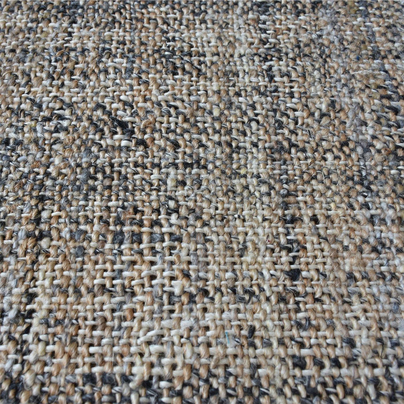 FAHRO RUG - HEMP/ WOOL/ VISCOSE BLEND