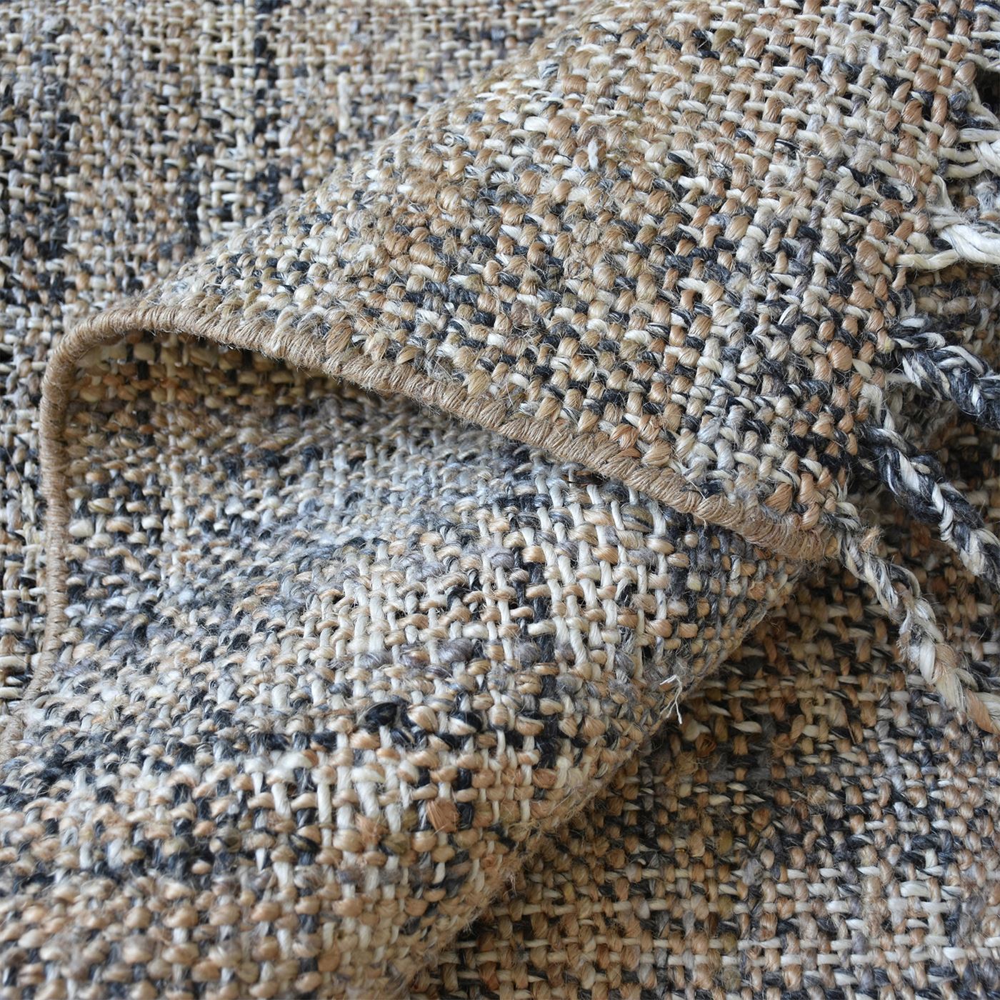 FAHRO RUG - HEMP/ WOOL/ VISCOSE BLEND