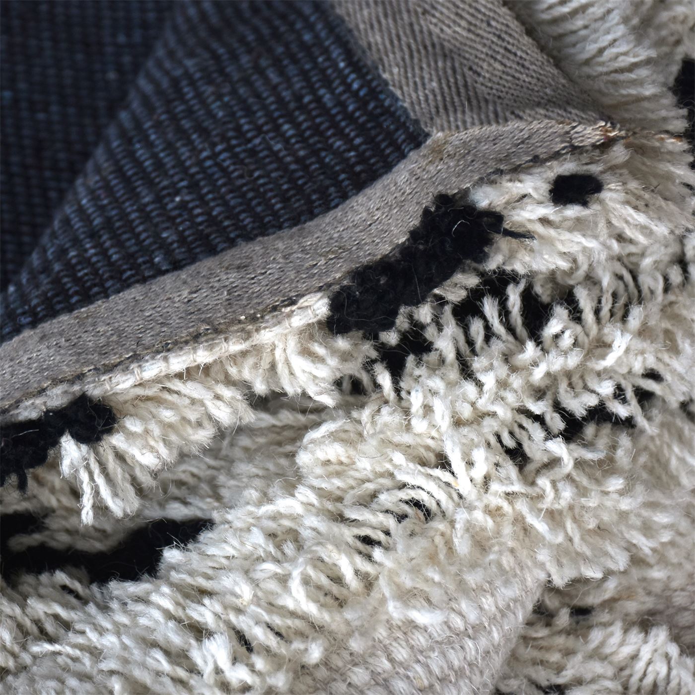Area Rug, Bedroom Rug, Living Room Rug, Living Area Rug, Indian Rug, Office Carpet, Office Rug, Shop Rug Online, Wool, Natural White, Charcoal, Diamond