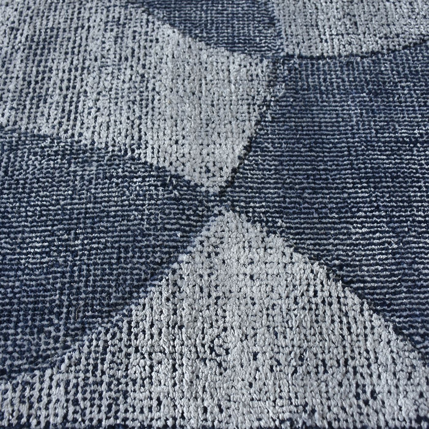 Area Rug, Bedroom Rug, Living Room Rug, Living Area Rug, Indian Rug, Office Carpet, Office Rug, Shop Rug Online, Pet, Viscose, Blue, Natural White, Hand woven, Cut And Loop, Circle