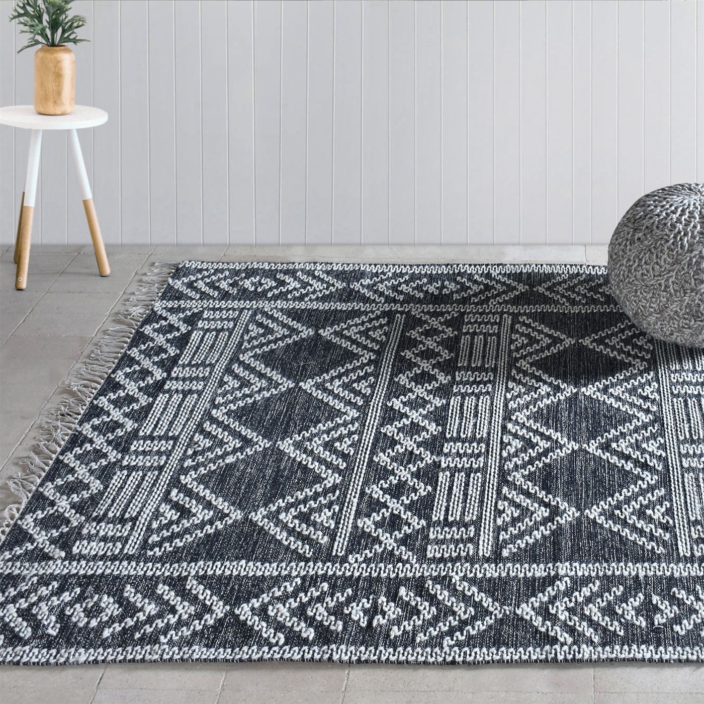 Area Rug, Bedroom Rug, Living Room Rug, Living Area Rug, Indian Rug, Office Carpet, Office Rug, Shop Rug Online, Wool, Cotton, Charcoal, Natural White, Pitloom, Flat Weave, Textured