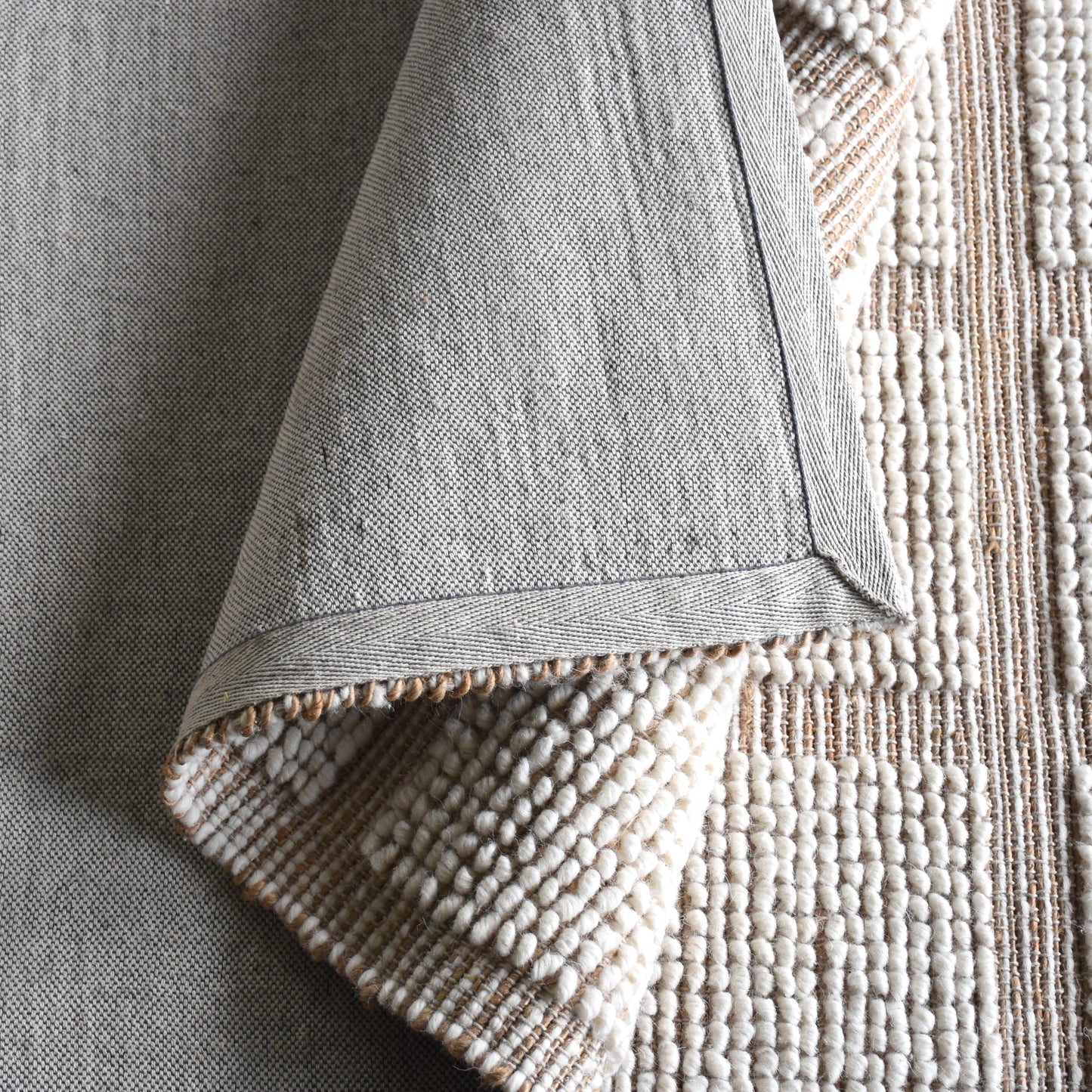 RAVENSWOOD RUG - JUTE/WOOL - HAND WOVEN - NATURAL/IVORY