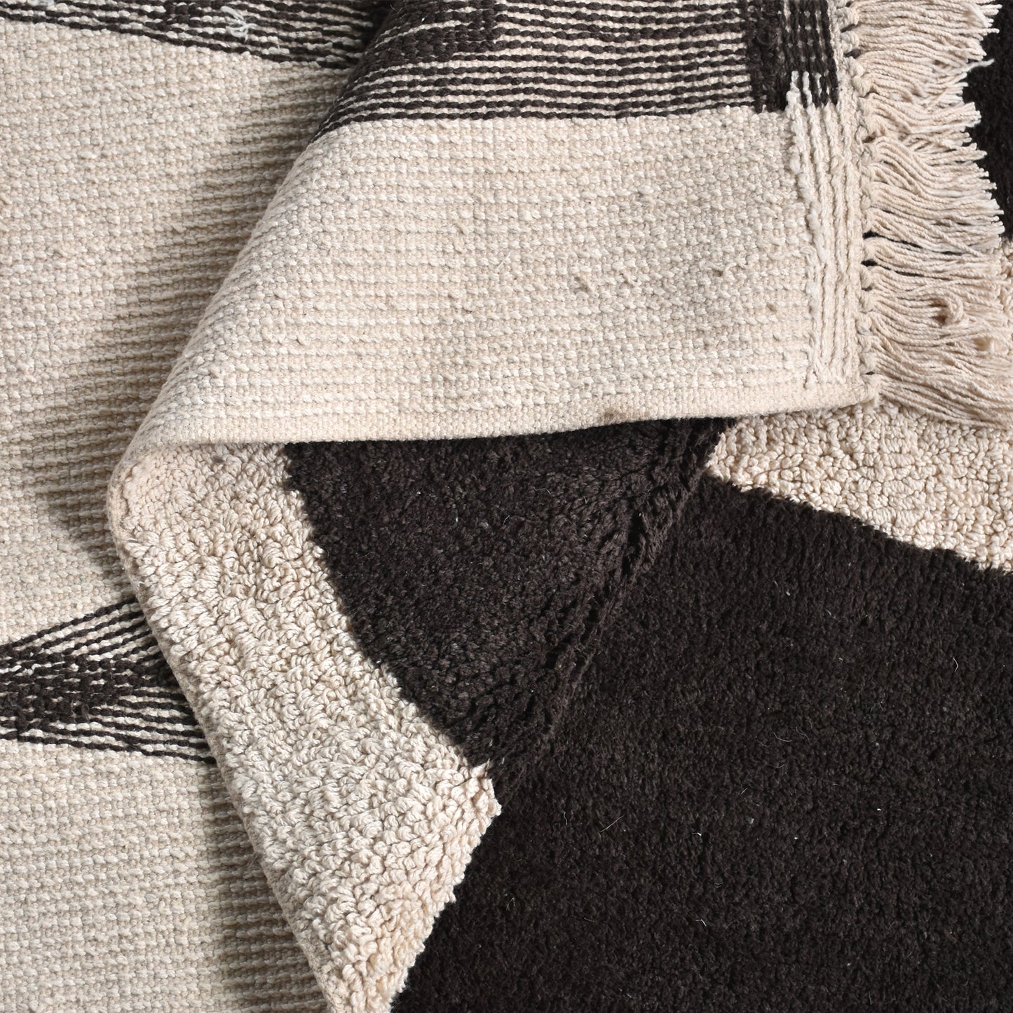 SARATA RUG - IVORY/CHARCOAL - COTTON