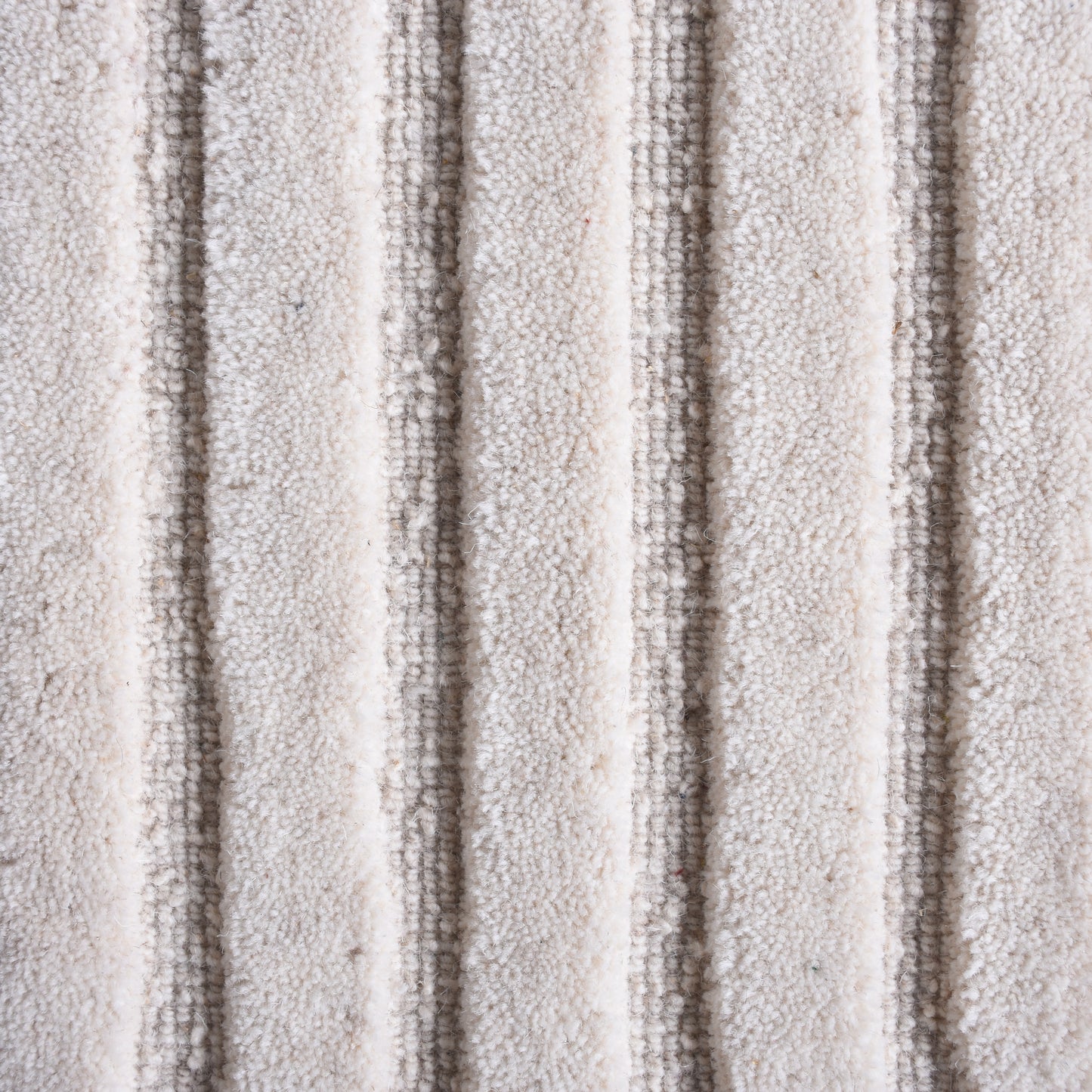TAGUAI-II RUG - IVORY - HAND WOVEN/OVER TUFTED - WOOL