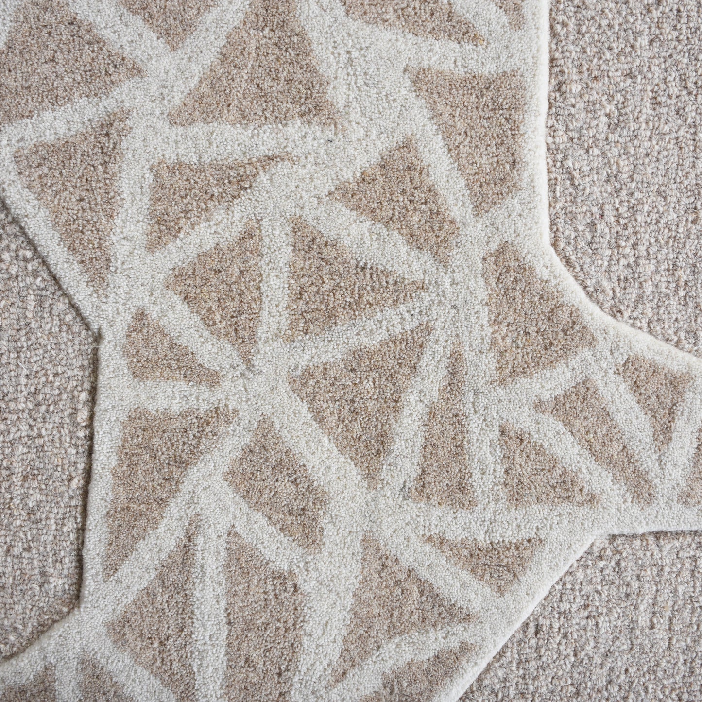 TELOR RUG - WOOL - HAND TUFTED - LIGHT BEIGE/IVORY