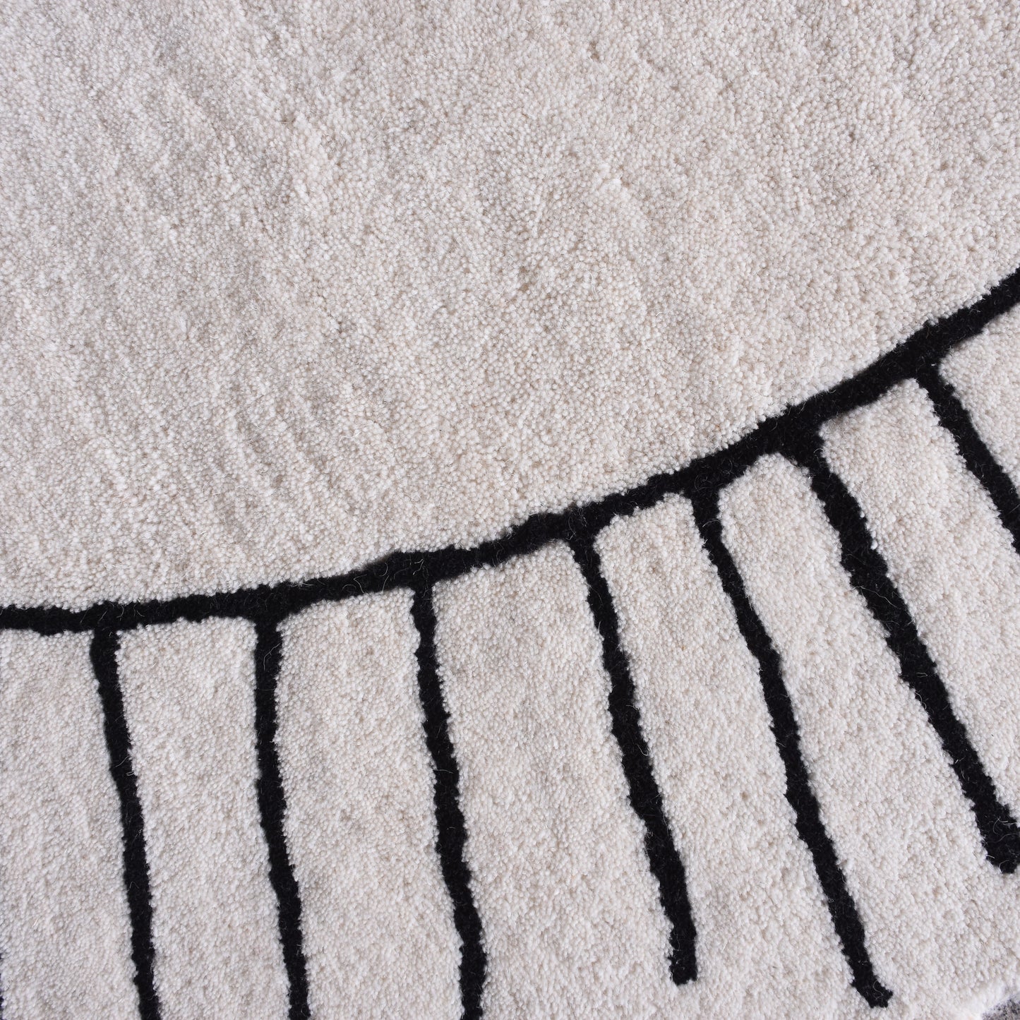 GAOTSA RUG - IVORY/CHARCOAL - HAND TUFTED - WOOL