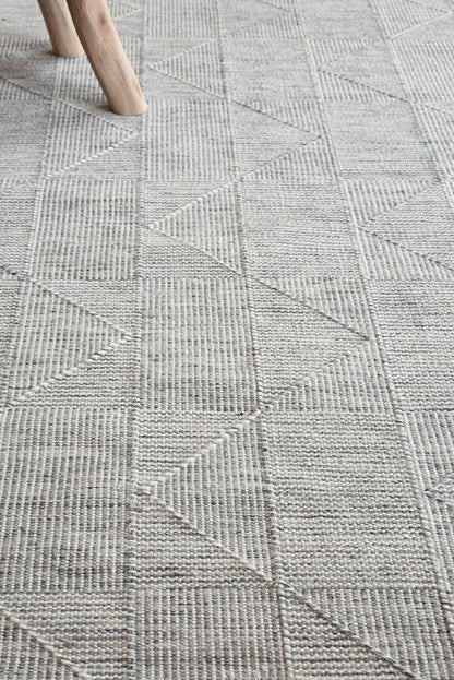 emery wool rug in grey and ivory color